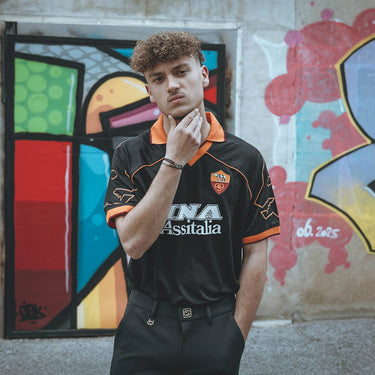 model wearing the AS Roma 1999 - 00 Third Retro Football Shirt